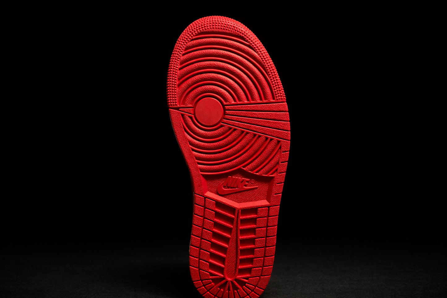 Jordan 1 Low Red & Black – Authentic