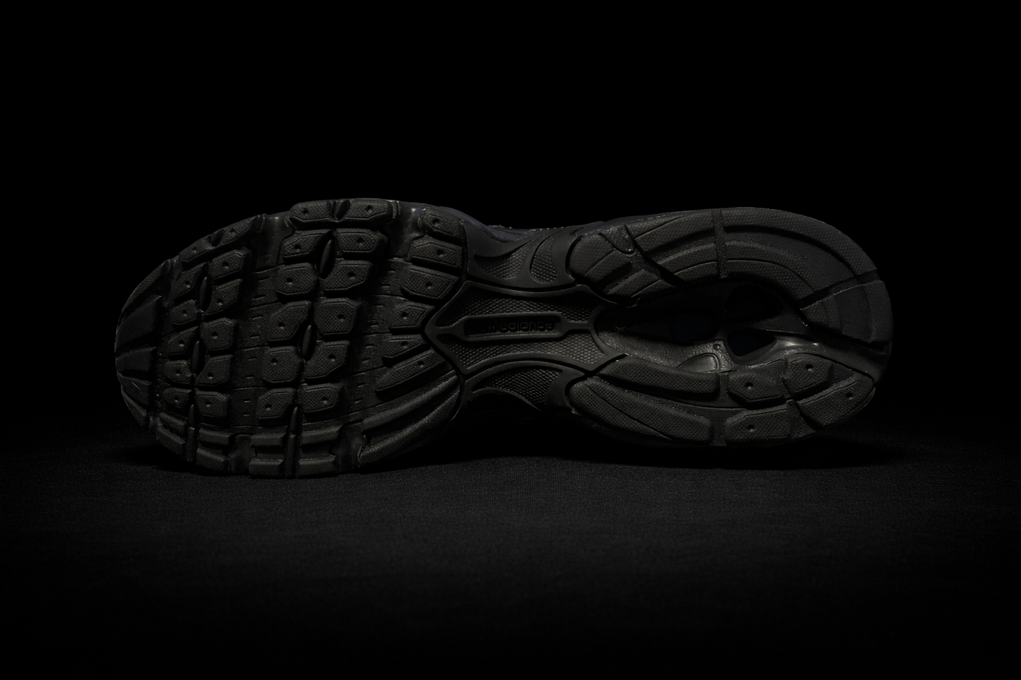 New Balance 740 Black – Authentic